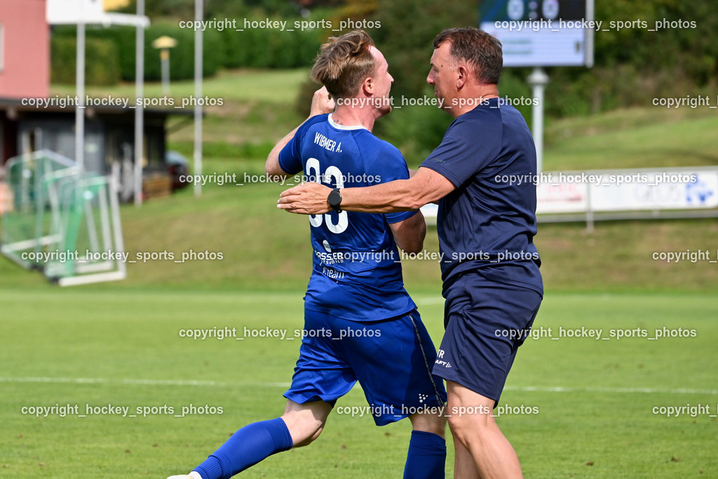 ASKÖ Köttmannsdorf vs. Union Matrei | Jubel Union Matrei Mannschaft, #33#Asisstentcoach Union Matrei Harald Panzl, ASKÖ Köttmannsdorf vs. Union Matrei, ASKÖ Köttmannsdorf vs. Union Matrei am 13.09.2025 in Köttmannsdorf (Sportplatz Köttmannsdorf), Austria, (Photo by Bernd Stefan)