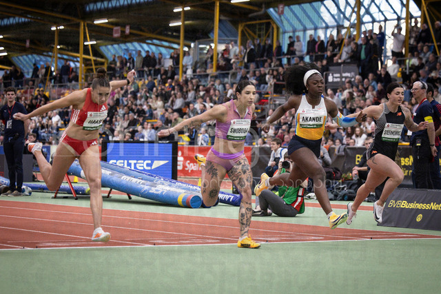 Indoor Meeting Dortmund, 08.02.2026 | DORTMUND, GERMANY - FEBRUARY 8:  Winner of the 60m, Ewa Swoboda (Polen), from the left Rebekka Haase (Sprintteam Wetzlar), Mabel Akande (Großbritannien), Magdalena Stefanowicz (Polen) during the Indoor Meeting Dortmund at the Helmut-Koernig-Halle on February 8, 2026 in Dortmund, Germany. (Photo by Axel Kohring/Beautiful Sports Int.)