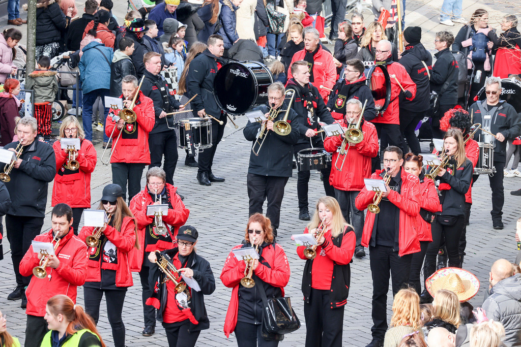 top-top.de 240212-049 | Foto, Video, Fotografie, Videografie, Fotobox, DJ, Discjockey, Musik, Musikbox, Veranstaltung, Photobooth, Amazon, Ebay, Buchtipp, Bestseller, Autor, Verlag, Buch, Wesel, Hamminkeln, NRW, Dinslaken, Rees, Drohne, Hochzeit, Party, Fotobox, Wesel, Fotograf