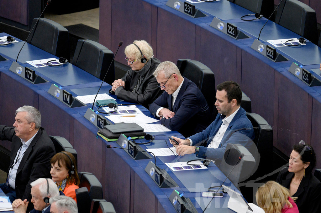 _DWI0277 | Helmut Scholz,  MdEP (2019-2024) Die Linke, DE bei der letzte Plenarsitzung. Das Europäische Parlament in Straßburg, 22.04.2024 - Realisiert mit Pictrs.com