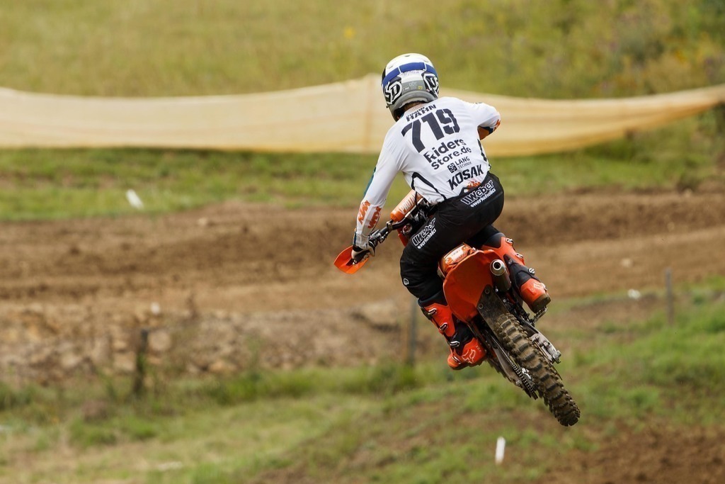 Motocross_Gerstetten_250802_5508 | Fotopresso – Sportfotografie in Heidenheim & Umgebung. Professionelle Sportfotografie für unvergessliche Momente. Dynamische Action-Shots, emotionale Szenen & hochwertige Bilder. - Realisiert mit Pictrs.com