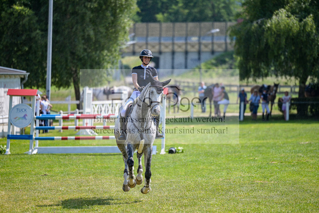 Reitturnier Voxtrup | Entdecke hochwertige Reitturnierfotos von Foto Oger. Professionell, emotional und authentisch – jetzt Lieblingsmomente im Shop bestellen.Deutschlandweite Turnierfotografie. - Realisiert mit Pictrs.com