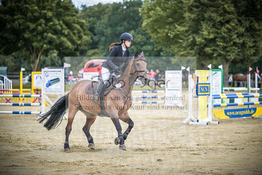 DOS_7593 | Entdecke hochwertige Reitturnierfotos von Foto Oger. Professionell, emotional und authentisch – jetzt Lieblingsmomente im Shop bestellen.Deutschlandweite Turnierfotografie. - Realisiert mit Pictrs.com