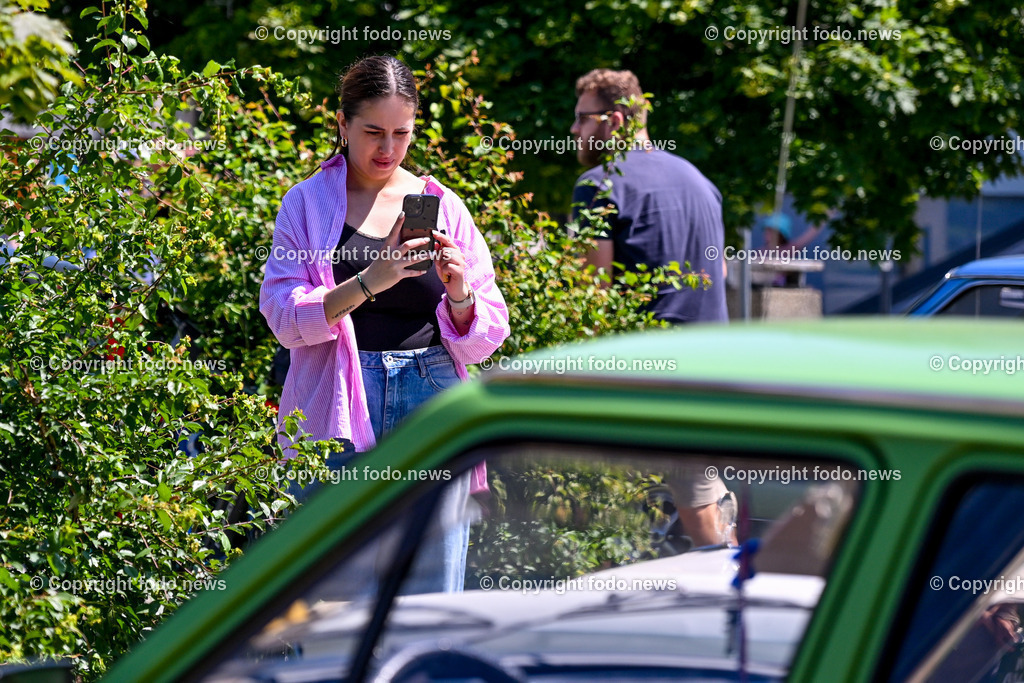 Slowakei_ Povazska Bystrica_ Veteran Tour Manin_ 14.06.2025-147 | 14.06.2025, Slowakei, SVK, Trenciansky kraj, Povazska Bystrica, im Bild Oldtimer Klub, Historische Fahrzeuge, Veteran Tour Manin, Auto, Alt, Besucher, Menschen, Feature, Symbolbild