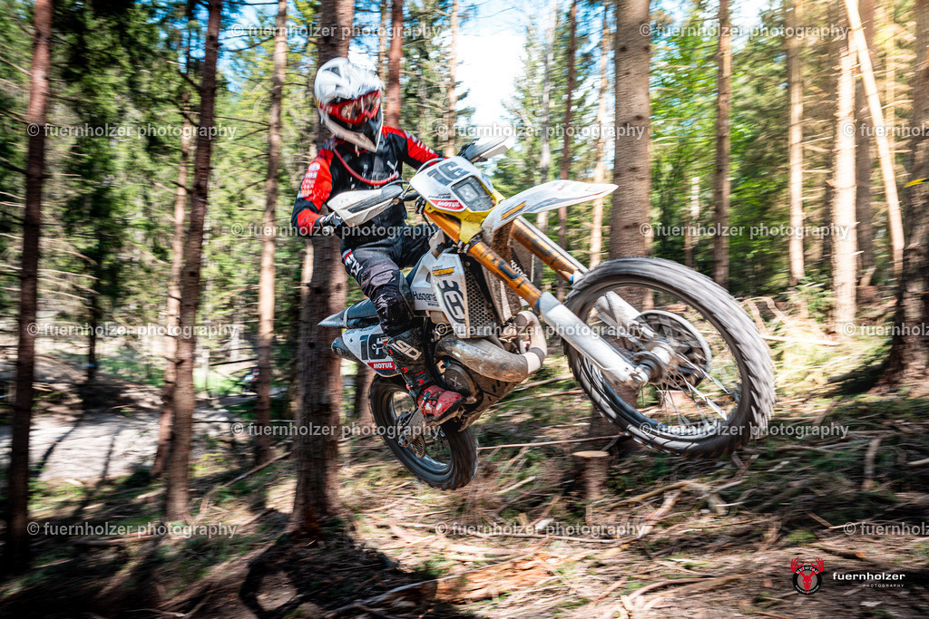 fuernholzer_250501-C1-835 | Fotografische Impressionen von der Red Stag Enduro Extreme by fuernholzer-photography.com. Endurosport in Österreich fotografisch festgehalten von fuernholzer. Auftragsfotografie für Private, Gewerbefotos und Industriefotografie. Eventfotografie, Sportfotografie und Motorsportfotografie. Anbieter von Fotoworkshops, Fototraining, fotografischen Vorträgen und Fotoseminaren.