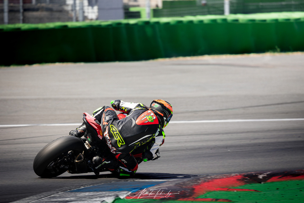 Ducati Trackday Hockenheimring 2026 | Entdecken Sie die faszinierende Welt von Alexander Tschuncky Arts: Kreative Fotografie, atemberaubende Automobilkunst und hochwertiger Bilderdruck. Lassen Sie sich inspirieren! - Realisiert mit Pictrs.com