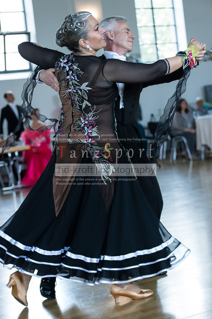 20240525_RL-Masters3-Std_5463 | Tanzsportbilder, Standardtanz, Lateintanz, WDSF, DTV, LTVB, dancecomp, goc, hessen tanzt, blaues band der spree, walzer, tango, wiener walzer, slowfox, quickstepp, samba, rumba, cha-cha-cha, paso doble. jive, hd-kroft photography, turniertanzsport