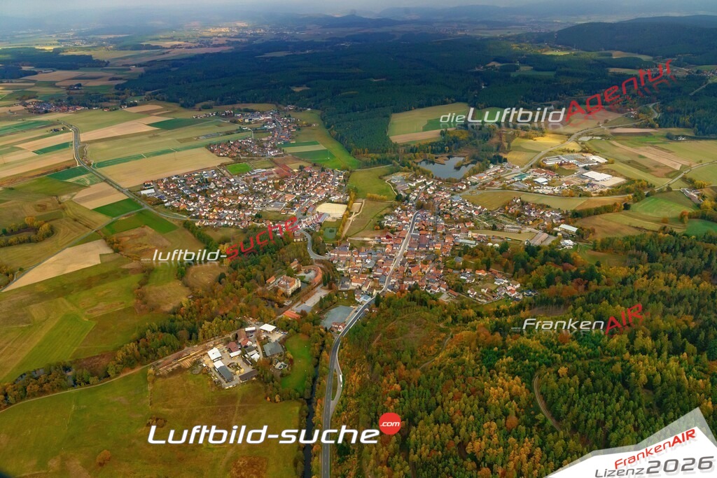Die Luftbildaufnahme Mitwitz - Sonnefeld wurde 2018 mittels Flugzeug (keine Drohne) erstellt. Perfekte Schärfe und Druck- Auflösung- Garantiert!