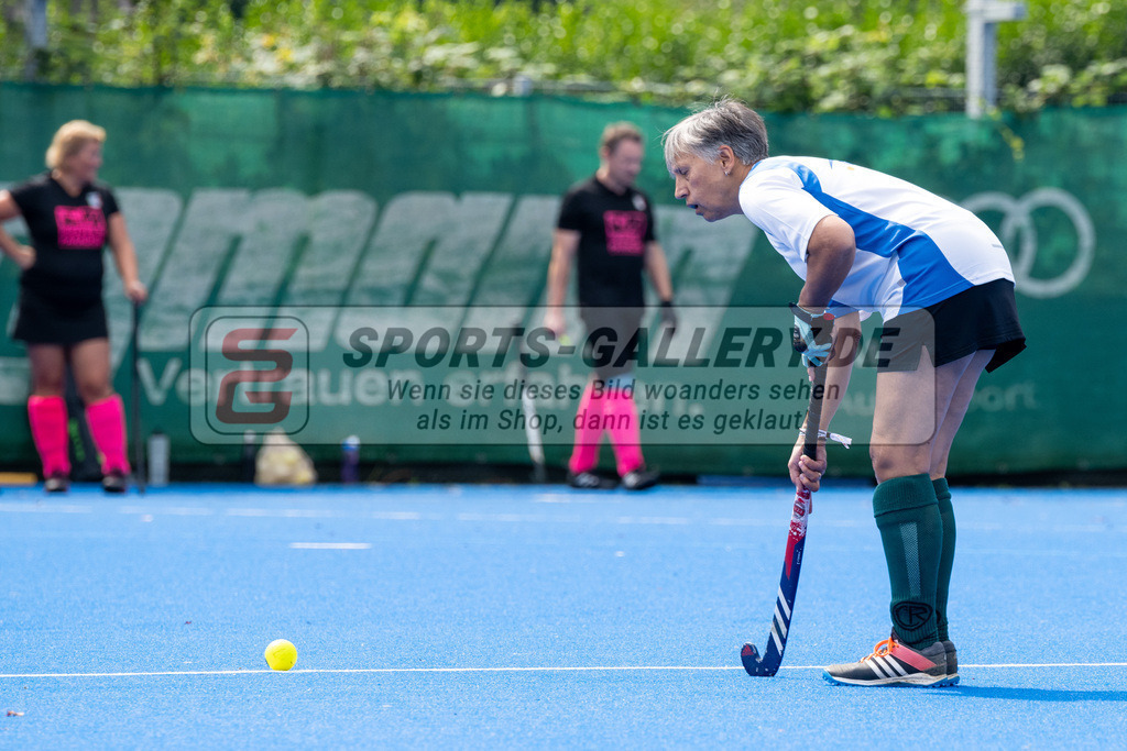 SFE_20240818_0207 | Krefeld, Deutschland, 18.08.2024:  European Cup for Recreational Hockey Players im KTHC Stadion Rot-Weiss Köln Tennis and Hockey Club am 18.08.2024 in Krefeld, Deutschland. (Foto von Stephan Fehrmann)Krefeld, Germany, 18.08.2024: European Cup for Recreational Hockey Players in KTHC Stadion Rot-Weiss Köln Tennis and Hockey Club at 18.08.2024 in Krefeld, Deutschland. (Foto from Stephan Fehrmann)