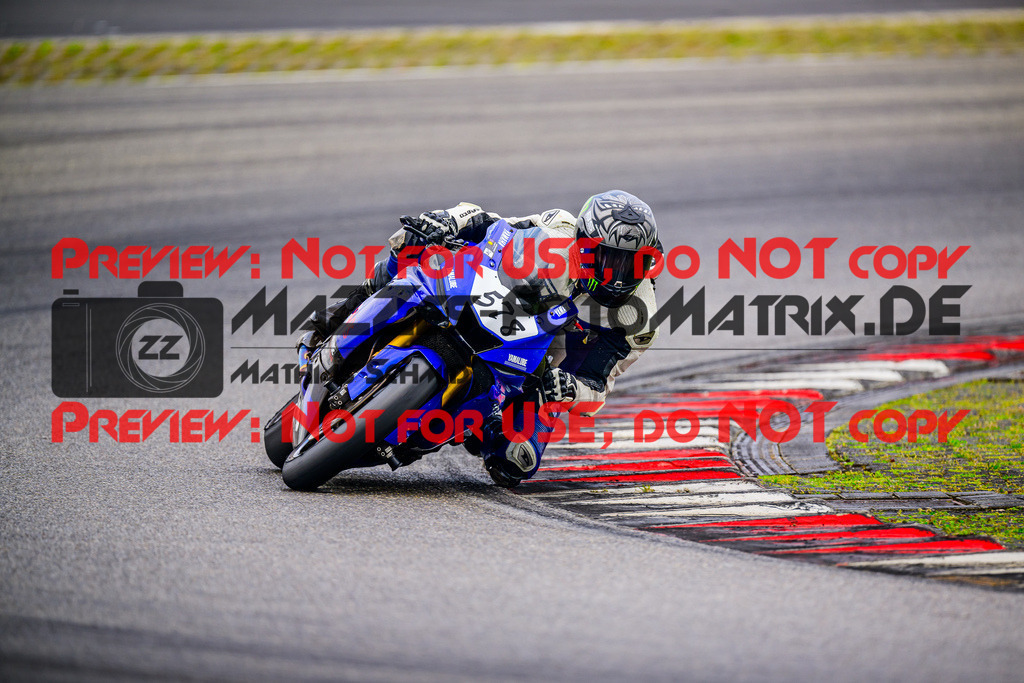 MaZZes_FotoMatrix_240717_6007705_4934 | WEISS