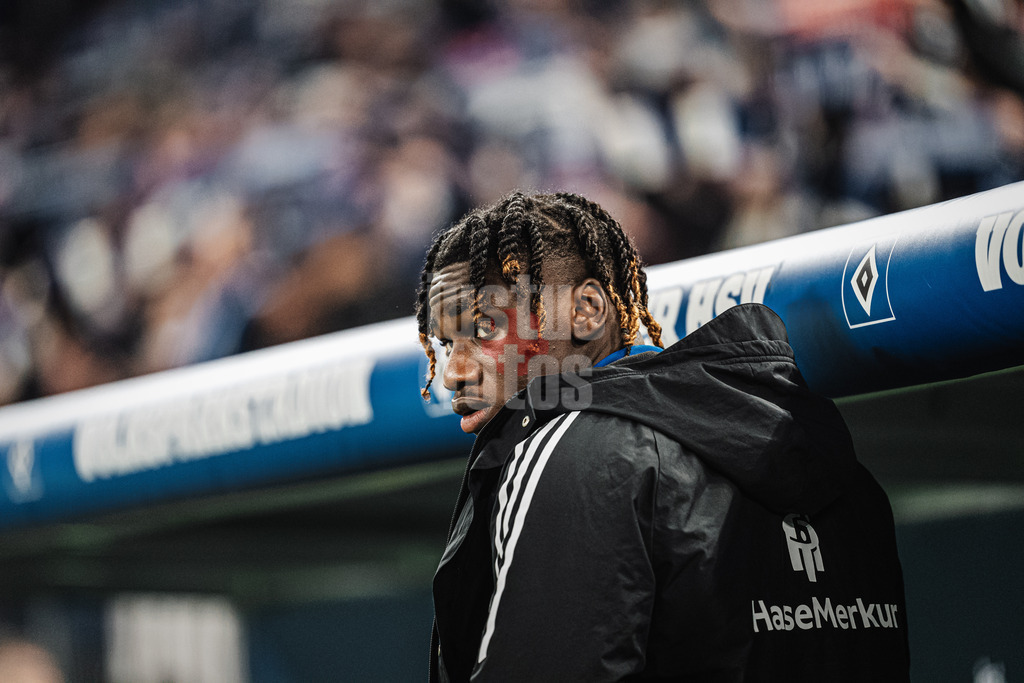 Fußball | Männer | Saison 2024/2025 | 2. Fußball-Bundesliga | 23. Spieltag | Hamburger SV vs. 1. FC Kaiserslautern | 21.02.2025 | Fabio Balde (#45, HSV) vor dem Spiel