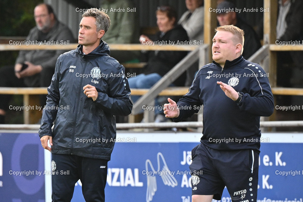 TuS Nortorf vs TSV Kropp | Trainer Benjamin Szodruch (Nortorf) &amp; Trainer Jan-Niclas Bräunling (Nortorf) / Fußball-Landesliga Schleswig Männer 2026/2027 / TuS Nortorf vs TSV Kropp / TuS Arena / Nortorf / 29.08.26 - Realisiert mit Pictrs.com