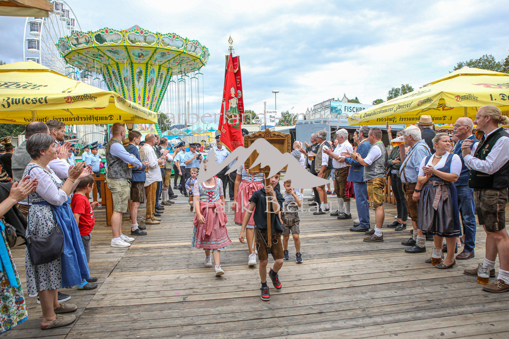 OE7A1812 | die Festeröffnung in Zwiesel mit prominentem Besuch, Ministerpräsident Markus Söder sowie Minister Hubert Aiwanger.