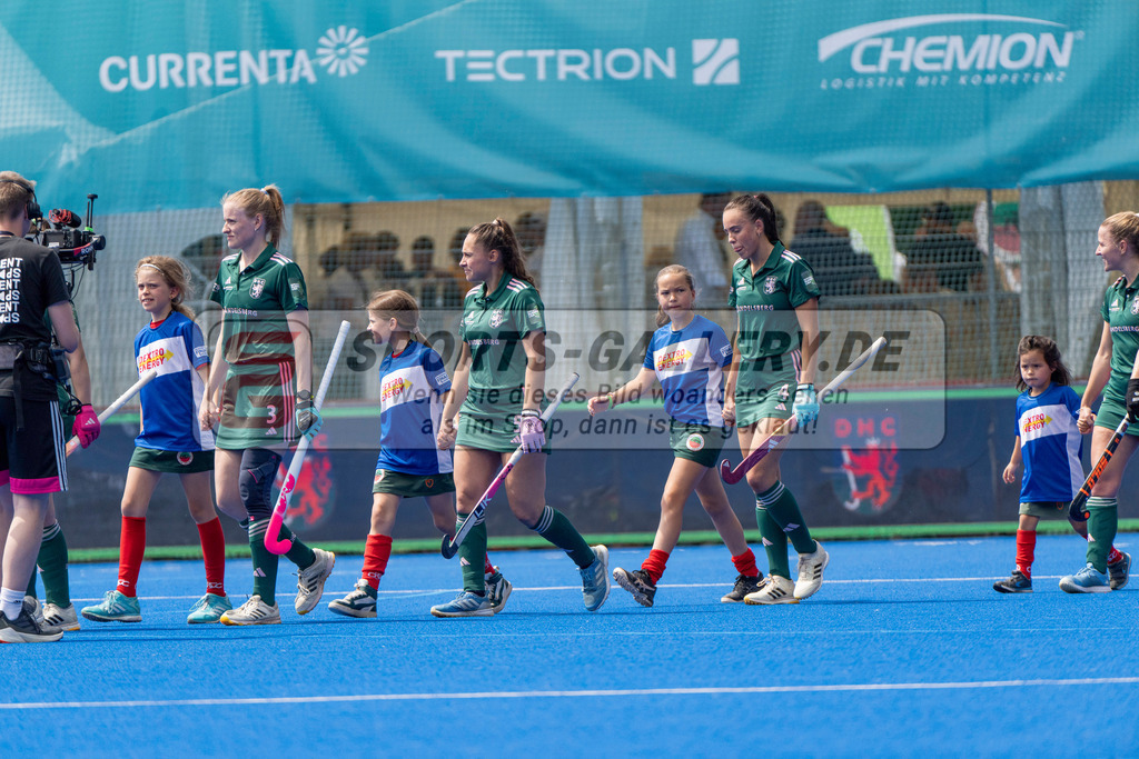 Final4_20250531-1302-HK107622 | Krefeld, Deutschland, 31.05.2025:  Feldhockey Final4 2025 – „Deutsche Feldhockey-Meisterschaften 2025“ im Gerd-Wellen-Hockeyanlage am 31.05.2025 in Krefeld, Deutschland. (Foto von Kramhöller/Fehrmann/Kaste)Krefeld, Germany, 31.05.2025: Feldhockey Final4 2025 – „Deutsche Feldhockey-Meisterschaften 2025“ in Gerd-Wellen-Hockeyanlage at 31.05.2025 in Krefeld, Deutschland. (Foto from Kramhöller/Fehrmann/Kaste)