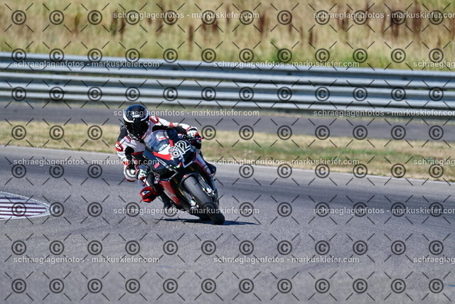 26bt04-0136 | markuskiefer.com - Realisiert mit Pictrs.com