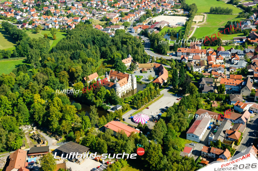 Die Luftaufnahme der Stadt Mitwitz wurde vom UL-Flugzeug heraus erstellt ( keine Drohne )- hohe Auflösung für beste Qualität