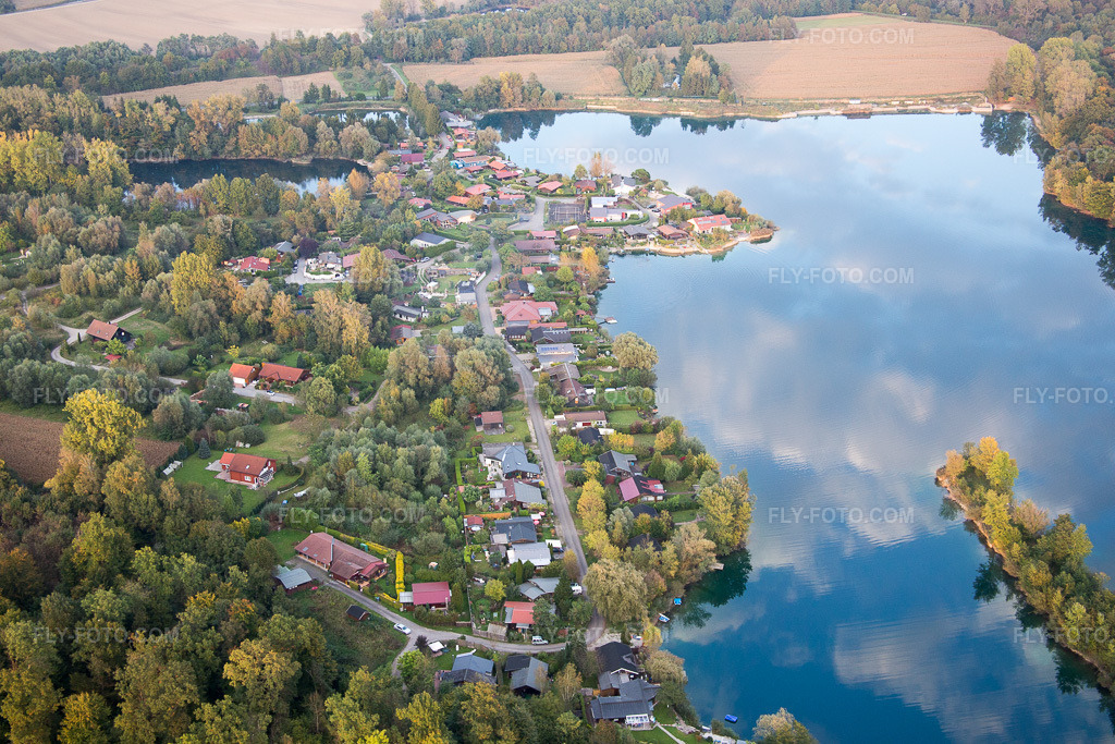 Aerial view: View of the town in Beinheim in the state Bas-Rhin, France.Photo: IMG_074435.jpg taken on 10/04/2014 by Werner Riehm/FLY-FOTO.comResolution of the original: 5472 x 3648 px