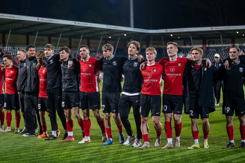 SG Sonnenhof Großaspach vs. SGV Freiberg, Fussball, Regionalliga Suedwest, 30. Spieltag, 22.04.2026 | SG Sonnenhof bedankt sich bei den Fans,SG Sonnenhof Großaspach vs. SGV Freiberg, Fussball, Regionalliga Suedwest, 30. Spieltag, 22.04.2026