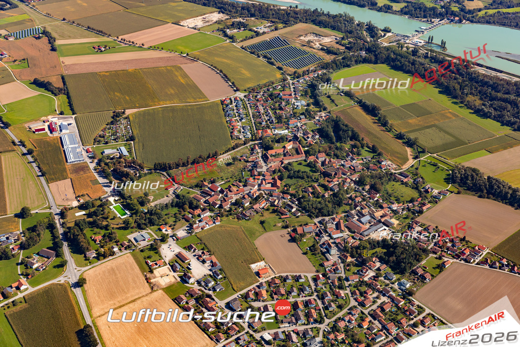 Das Luftbild der Stadt Ering wurde 2021 vom Flugzeug heraus erstellt (keine Drohne) Aufnahmehöhe ca.450 Meter- hohe Bildauflösung und Druck-Qualität garantiert!