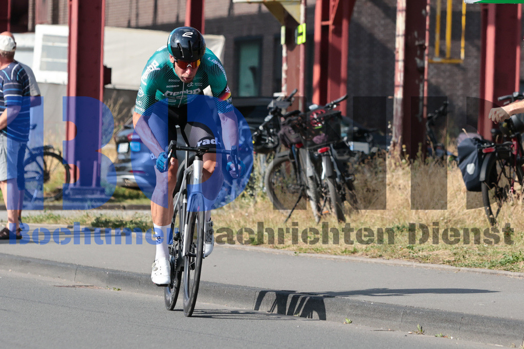 SES_DEUTOU20250820-5 | bond - Realisiert mit Pictrs.com