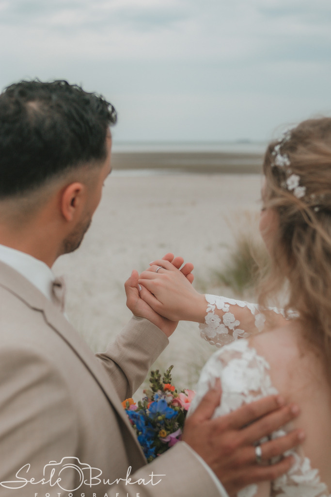 IMG_4701 | Authentische, natürliche und emotionale Fotoshootings auf der Nordseeinsel Föhr. Als Fotografin halte ich deine schönsten Momente in einzigartigen Neugeborenen-, Familien-, Paar- und Einzelshootings fest. Jetzt einen Termin vereinbaren!