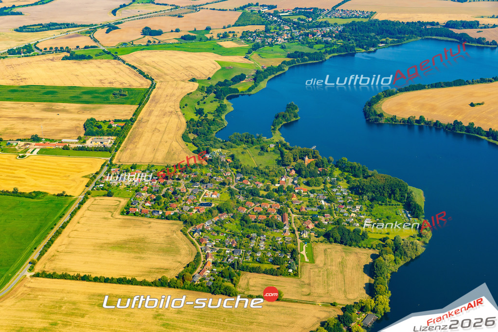 Zittow Leezen Bild- Das Luftbild wurde 2025 vom UL-Flugzeug heraus erstellt ( keine Drohne bzw. Drohnenaufnahme ) - Hochauflösende Luftaufnahme -Nicht vergleichbar mit Google Maps oder Satelittenbilder- Die Geschenkidee !Mit Lizenz und Bildrechte bestellbar - CC