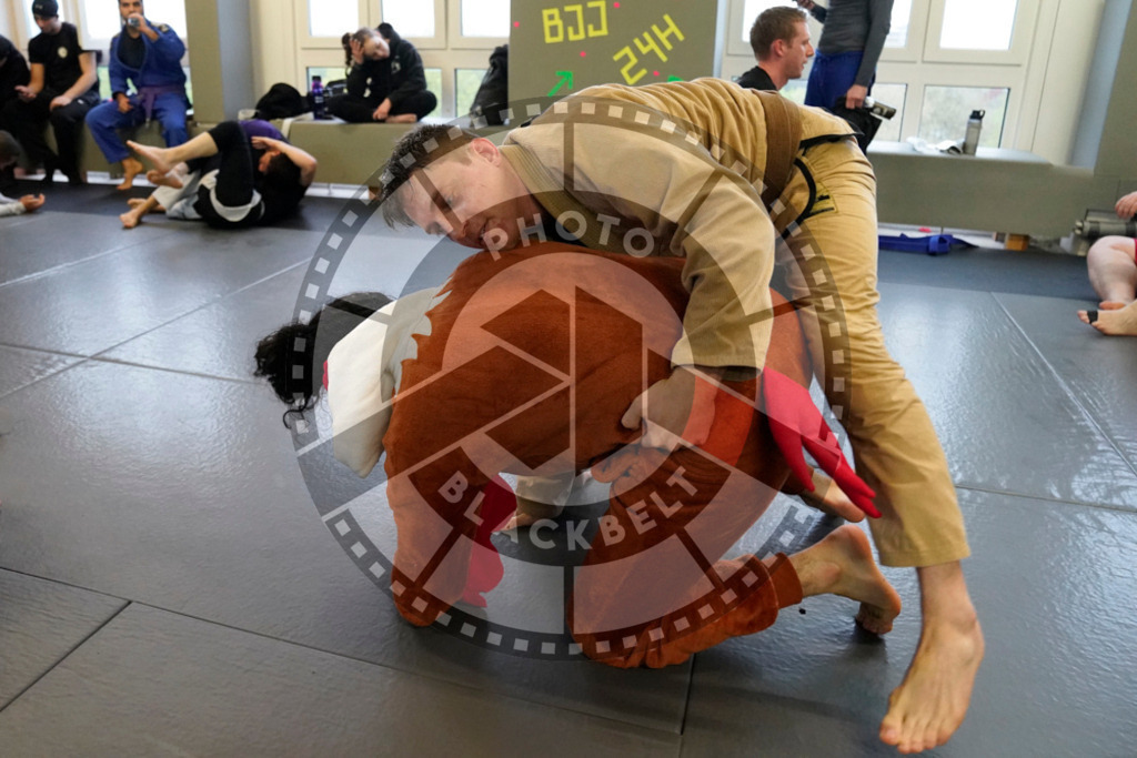 20240413PBB7394 | Fighters compete during the Grapplethon 24hours of rolling for a reason in Hamburg, Germany, on April 13, 2024.