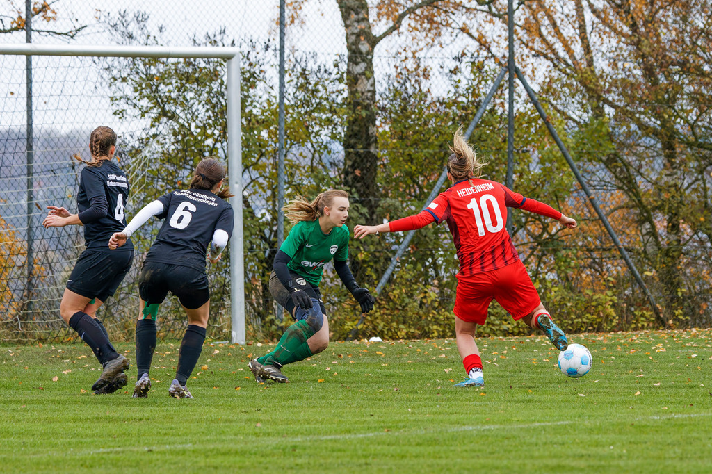 HOHFCH_251109_7571 | 1.FC Heidenheim 1846 II vs. GAST, Fußball, Frauen, Bezirksliga, 2025/2026, X. Spieltag, 03.10.2025 in Heidenheim, Kunstrasen b. Voith-Arena West(Foto: Michael Bulling) - Realisiert mit Pictrs.com