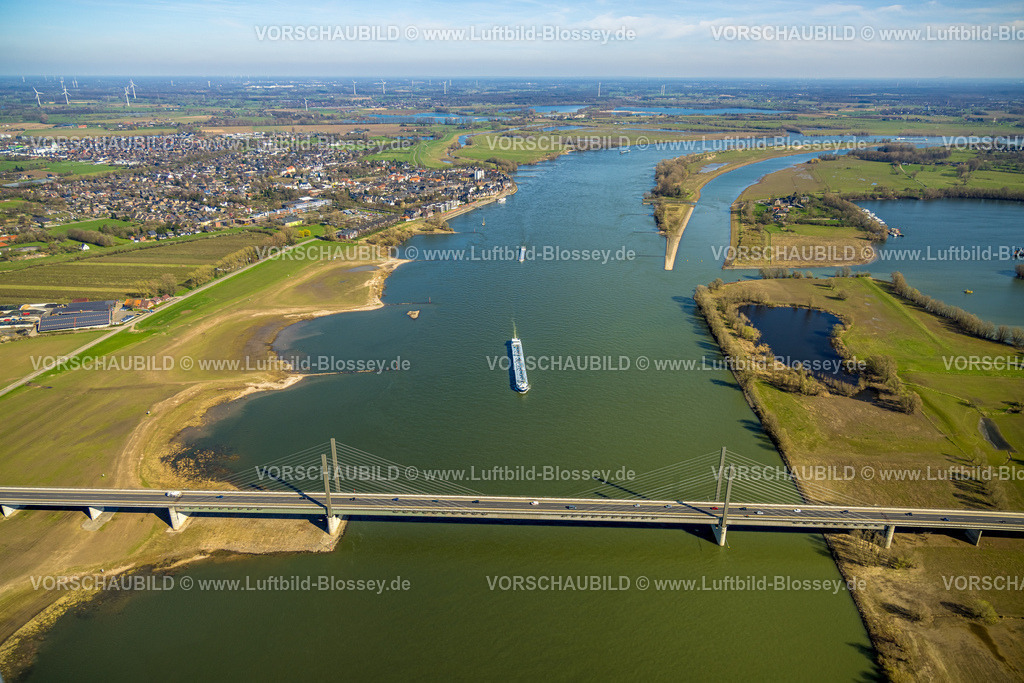 Rees240312438 | Luftbild, Rheinbrücke Rees-Kalkar über den Fluss Rhein, Ortsansicht Rees, Flutmulde Rees, Binnenschifffahrt, Niedermörmter, Kalkar, Nordrhein-Westfalen, Deutschland