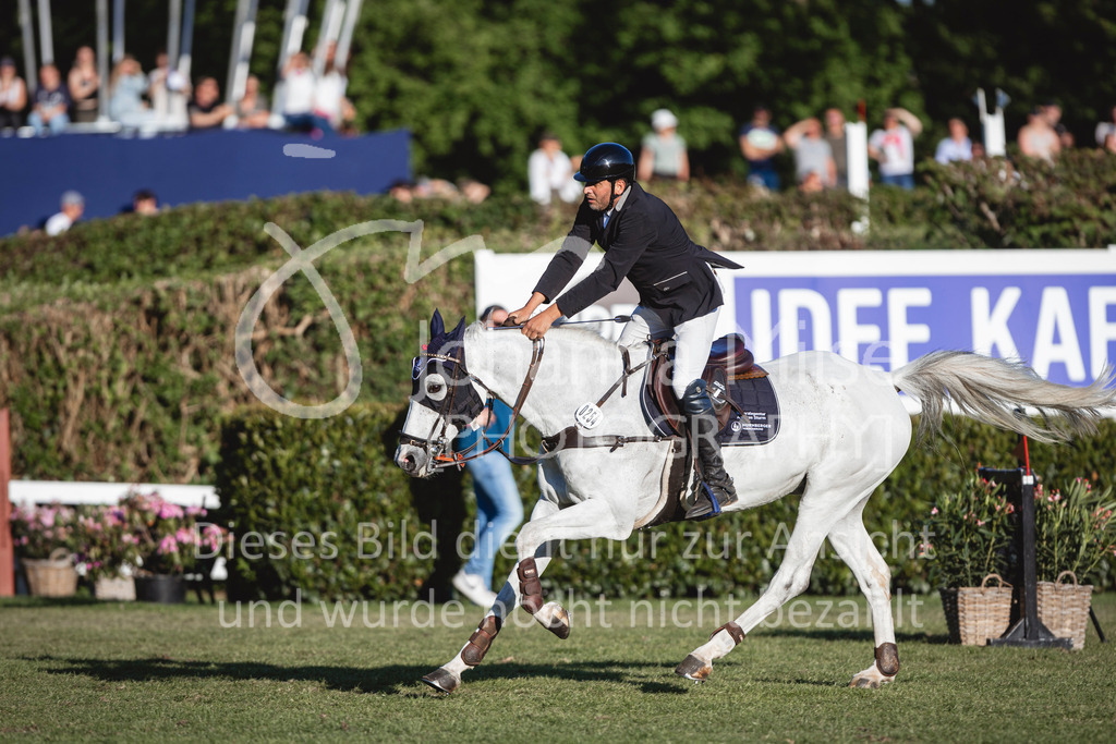 240511_Hamburg_SpeedDerby-206 | Deine schönsten Turniermomente als professionelle Fotos! Entdecke hochwertige Pferdesport-Fotografie im Online-Shop. Jetzt Fotos finden & bestellen!