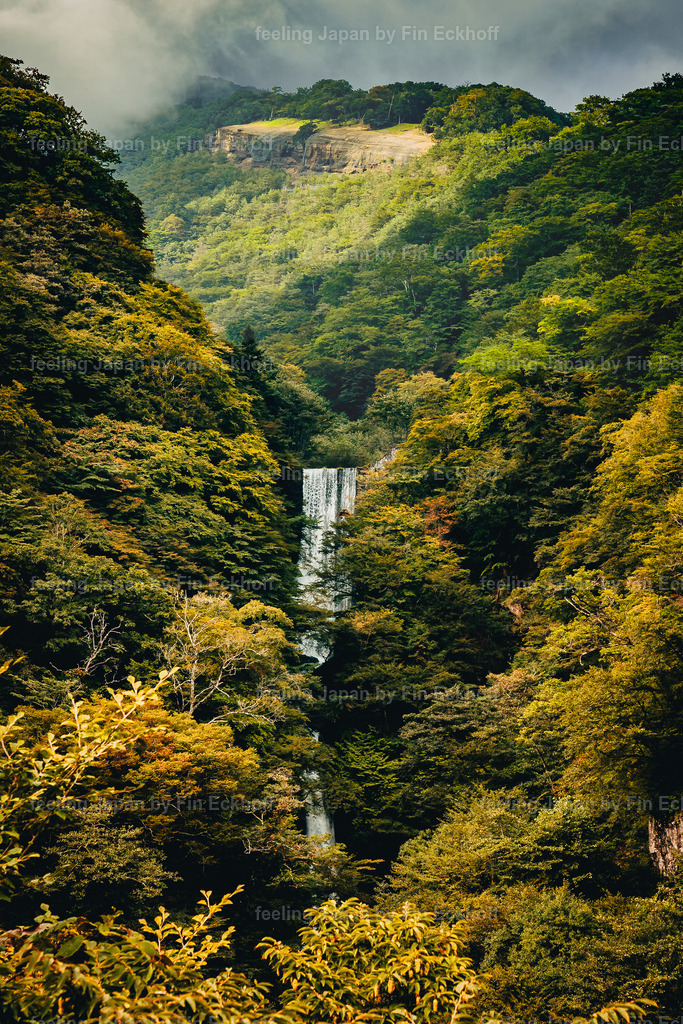 10 - Japan - Waterfalls - 1 | FI-LO Bildershop – Entdecken Sie beeindruckende Fotografie und inspirierende Videoproduktionen. Tauchen Sie ein in faszinierende Welten und lassen Sie sich von meinen einzigartigen Werken auf eine emotionale Reise mitnehmen. Perfekt für Kunstliebhaber und - Realisiert mit Pictrs.com