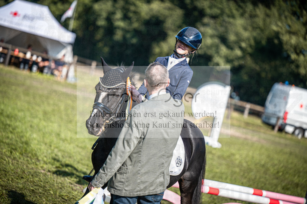 Z63_0003 | Entdecke hochwertige Reitturnierfotos von Foto Oger. Professionell, emotional und authentisch – jetzt Lieblingsmomente im Shop bestellen.Deutschlandweite Turnierfotografie. - Realisiert mit Pictrs.com