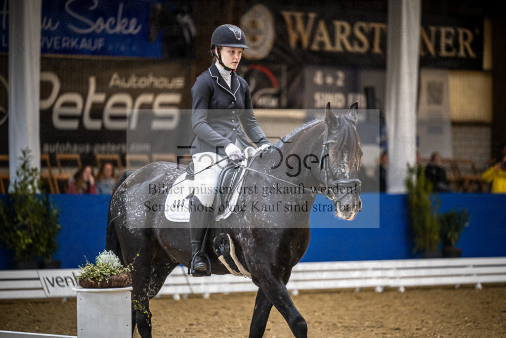 DOS_2401 | Entdecke hochwertige Reitturnierfotos von Foto Oger. Professionell, emotional und authentisch – jetzt Lieblingsmomente im Shop bestellen.Deutschlandweite Turnierfotografie. - Realisiert mit Pictrs.com