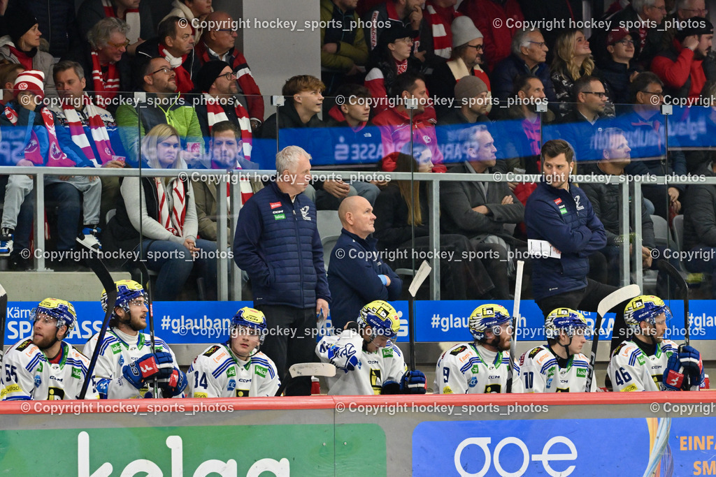 EC KAC vs. EC IDM Wärmepumpen VSV 5.11.2023 | Headcoach EC VSV Rob Daum, Physio Coach EC VSVJürgen Steinauer, Spielerbank EC VSV, Assistentcoach EC VSV Marcel Rodman