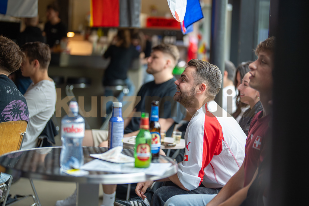 017_Public Viewing Reinach Viertelfinal Schweiz-England EM 2024_kunzmedia.ch | OnlineShop für Bilder kunzmedia.ch