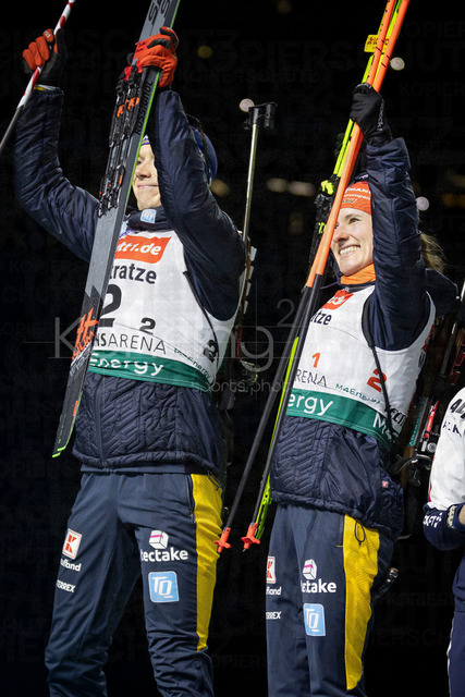 bett1.de WTC Biathlon auf Schalke, 28.12.2025 | Die Sieger Janina Hettich-Walz (Team Deutschland 1) und Justus Strelow (Team Deutschland 1) bei der World Team Challenge (bett1.de WTC Biathlon auf Schalke) am 28.12.2025 in der Veltins-Arena in Gelsenkirchen (Deutschland). 
