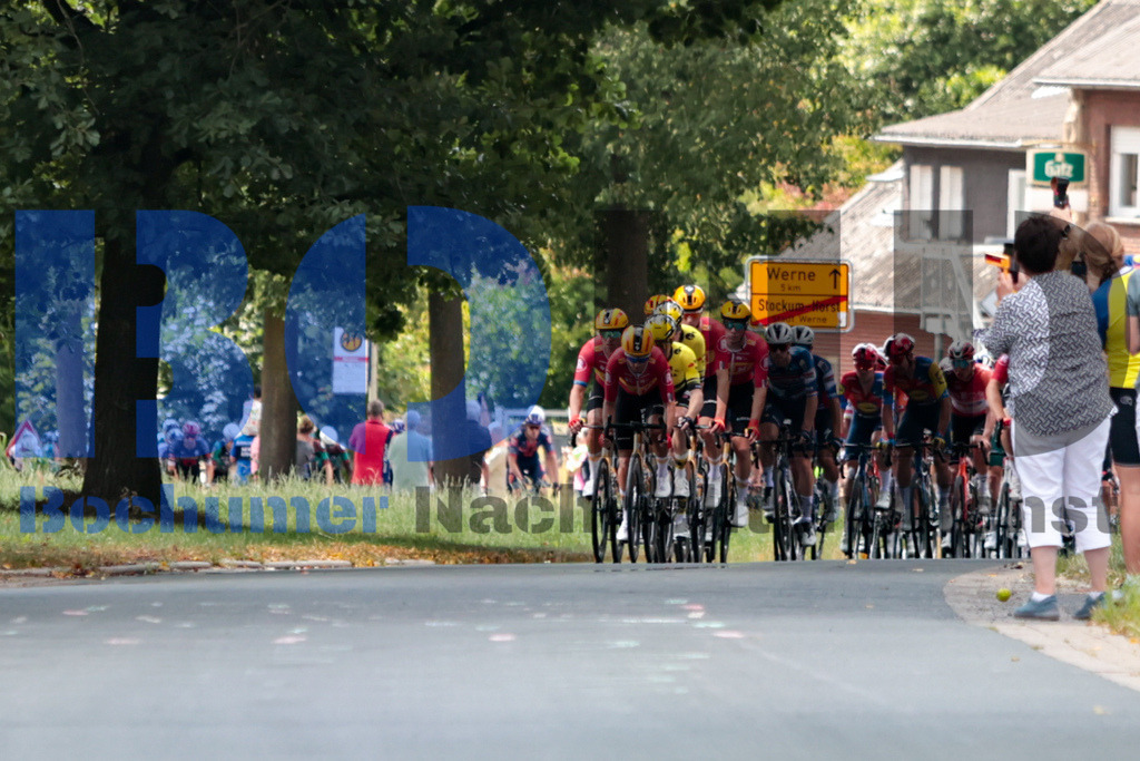 SES_DEUTOU20250821-59 | bond - Realisiert mit Pictrs.com