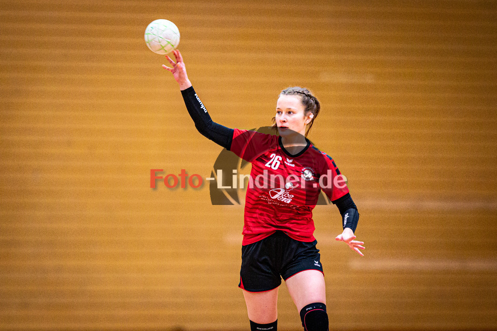 TSV Weiheim gegen TSV Ottobeuren | Bezirksoberliga Handball Frauen 2024/25, TSV Weiheim gegen TSV Ottobeuren, 20250118,Chiara PADBERG (TSV Weilheim 26) in Aktion,2025-01-18 in Weilheim (Jahnhalle)Chiara PADBERG (TSV Weilheim 26)Copyright: WolfgangxLindner foto-lindner.de
