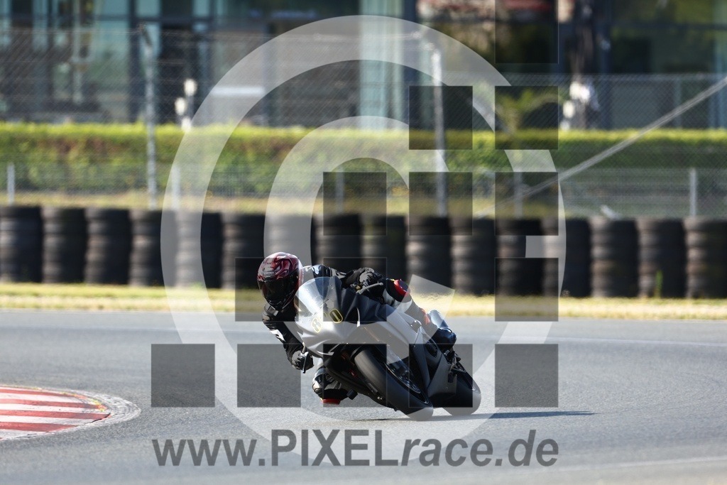0870-20240720_00438 | Schöne Erinnerungen an spannende Momente - das festzuhalten ist unser Job. PIXELrace.de ist seit 2003 auf den Rennstrecken Europas unterwegs um die Action draußen beim Fahren und die wunderbare Stimmung imm Fahrerlager für euch einzufangen.
