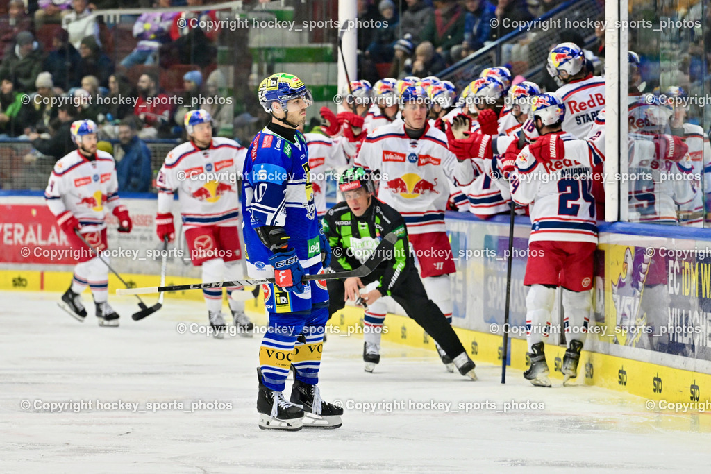 EC IDM WÄRMEPUMPEN VSV vs. EC Red Bull Salzburg | #10 VALLANT Thomas EC VSV, EC Red Bull Spielerbank, EC Red Bull Jubel Mannschaft, EC IDM WÄRMEPUMPEN VSV vs. EC Red Bull Salzburg, EC IDM WÄRMEPUMPEN VSV vs. EC Red Bull Salzburg am 17.01.2025 in Villach (Stadthalle Villach), Austria, (Photo by Bernd Stefan)