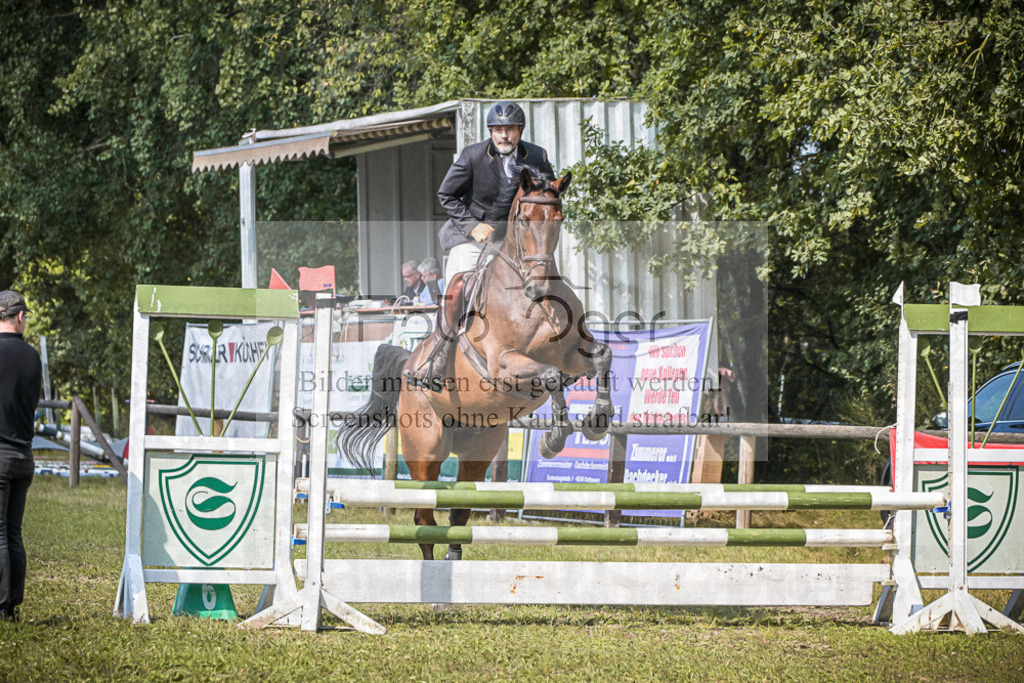 DOS_0169 | Entdecke hochwertige Reitturnierfotos von Foto Oger. Professionell, emotional und authentisch – jetzt Lieblingsmomente im Shop bestellen.Deutschlandweite Turnierfotografie. - Realisiert mit Pictrs.com