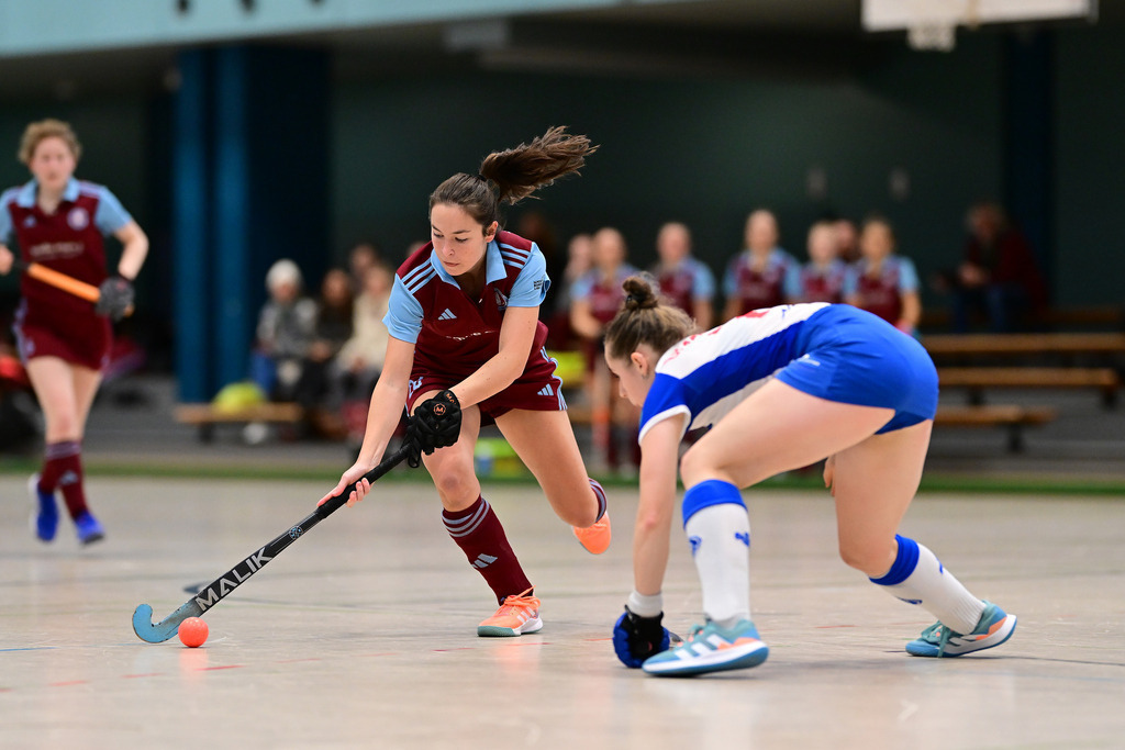 Hockey I Frauen I Halle 2024-2025 I 1. Bundesliga Nord I 7. Spieltag I Großflottbeker THGC - UHC Hamburg | Der Sportfotograf. - Realisiert mit Pictrs.com