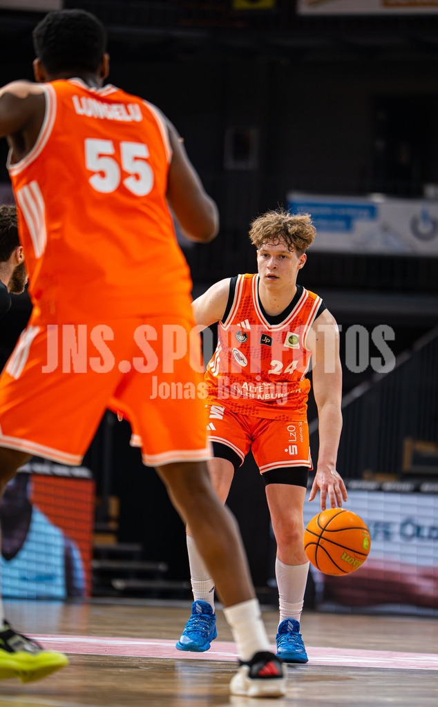 Basketball I Herren I Saison 2025-2026 I ProB Nord I 18. Spieltag I Rasta Vechta II - LOK Bernau-09 | Roy Krupnikas (24,Rasta Vechta II) - Realisiert mit Pictrs.com