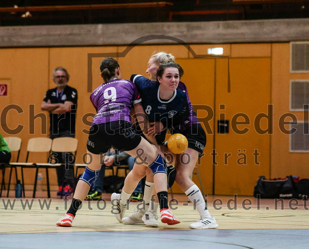 2024-02-03_065_SpVgg_Altenerding_gegen_SpVgg_Erdweg | Erding, Deutschland, 03.02.2024:
Handball, Bezirksoberliga Frauen Altbayern 2023 / 2024, 13. Spieltag, SpVgg Altenerding gegen SpVgg Erdweg, Endergebnis: 25:21

Julia Kranich (SpVgg Altenerding, #9), Alina Nefzger (SpVgg Erdweg, #8)

Foto: Christian Riedel / fotografie-riedel.net