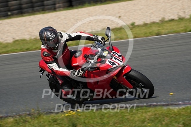 2024_07_08_PBK_54882 | Sportfotografie; SlowMotion; Video; Rennstrecke; Hafeneger; Speer; Racing; RSE; BMW; CBO; Trackday; Motorsportarena; Hockenheimring; Brno; Most; Barcelona; Valencia