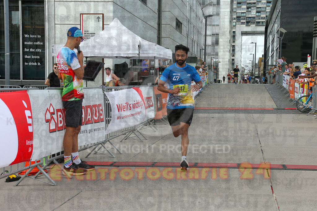 250920_1529_EX1_9687 | Sportfotografie im Rhein-Sieg Kreis, Köln, Bonn, NRW, Rheinland Pfalz, Hessen, etc. Unser Tätigkeitsfeld umfasst den Laufsport vom Volkslauf über den Marathon, Duathlon, Triathon bis zum Ultralauf wie Kölnpfad Ultra oder Schindertrail.