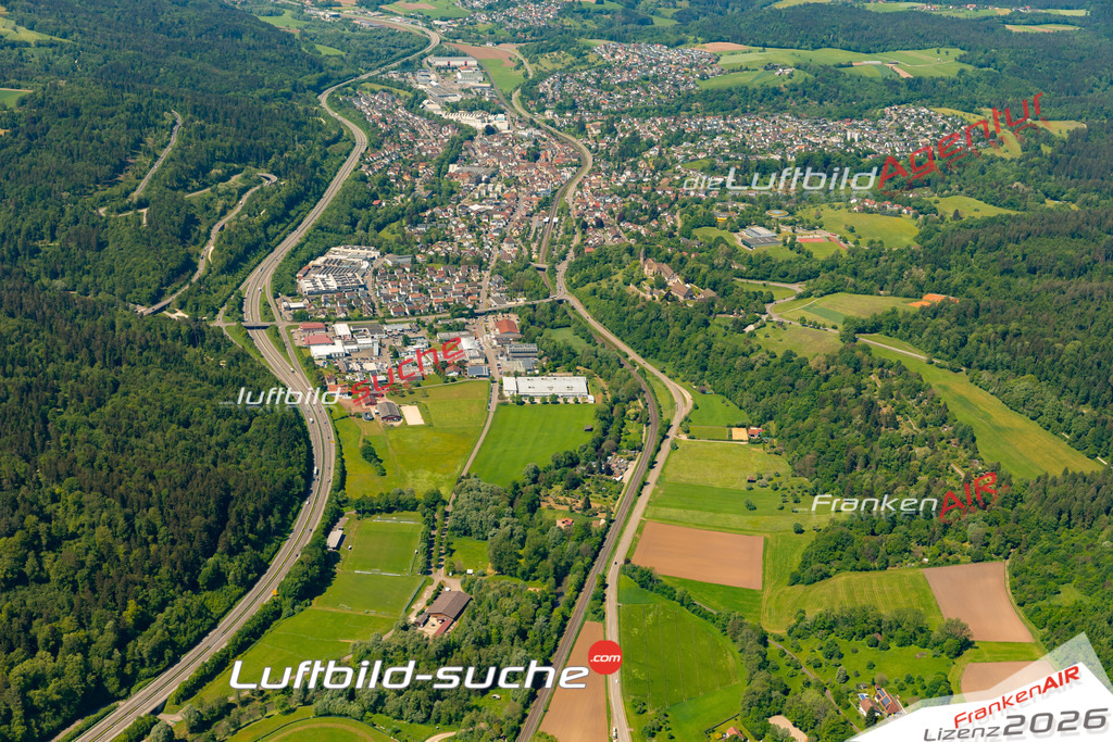 Das Luftbild zeigt :  Lorch - Die Luftaufnahme wurde 2024 vom UL-Flugzeug aus erstellt ( keine Drohne ) - Hochauflösende Luftaufnahme - Für grossformatige Ausdrucke geeignet. Die Geschenkidee !Mit Lizenz und Bildrechte bestellbar