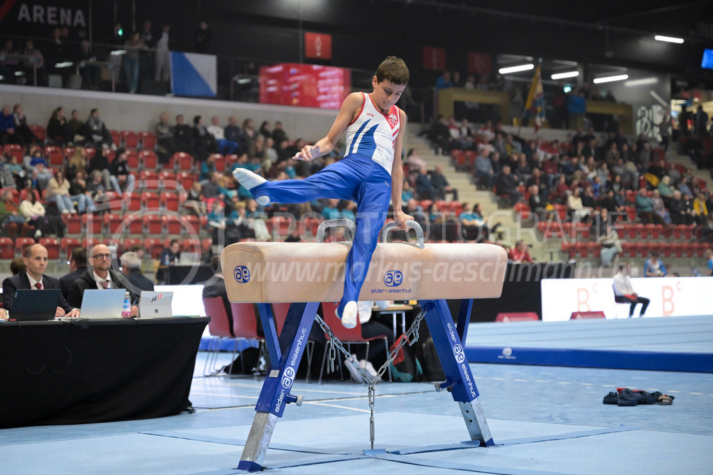 Schweizer Meisterschaften Kunstturnen Mannschaften Männer (B) - 22. November 2025 | Schweizer Meisterschaften Kunstturnen Mannschaften Männer (B)AXA Arena, WinterthurBild: Sportfotografie Markus Aeschimann | www.markus-aeschimann.ch - Realisiert mit Pictrs.com