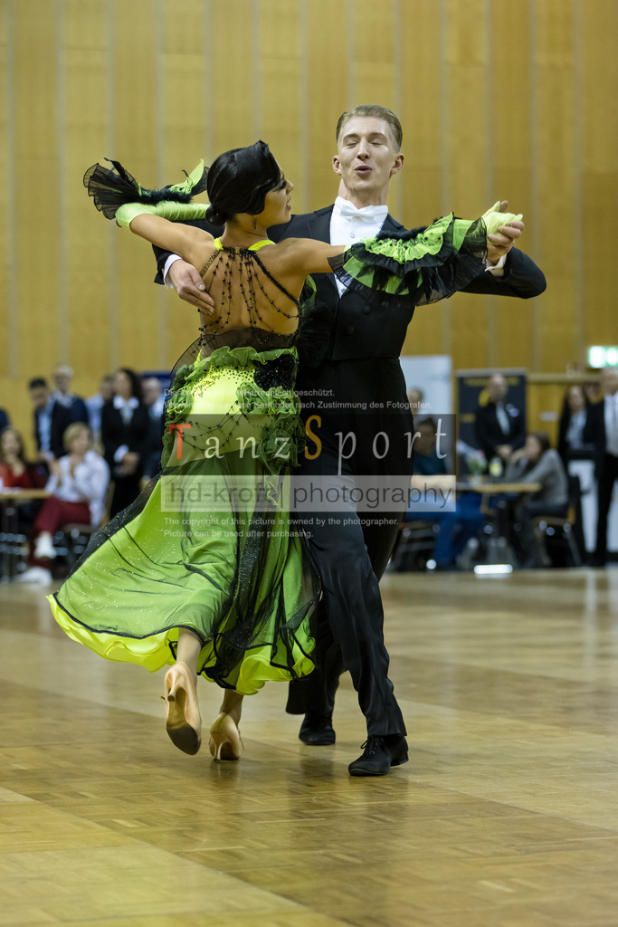 20241102_DC_HGR_Std_09138 | Tanzsportbilder, Standardtanz, Lateintanz, WDSF, DTV, LTVB, dancecomp, goc, hessen tanzt, blaues band der spree, walzer, tango, wiener walzer, slowfox, quickstepp, samba, rumba, cha-cha-cha, paso doble. jive, hd-kroft photography, turniertanzsport