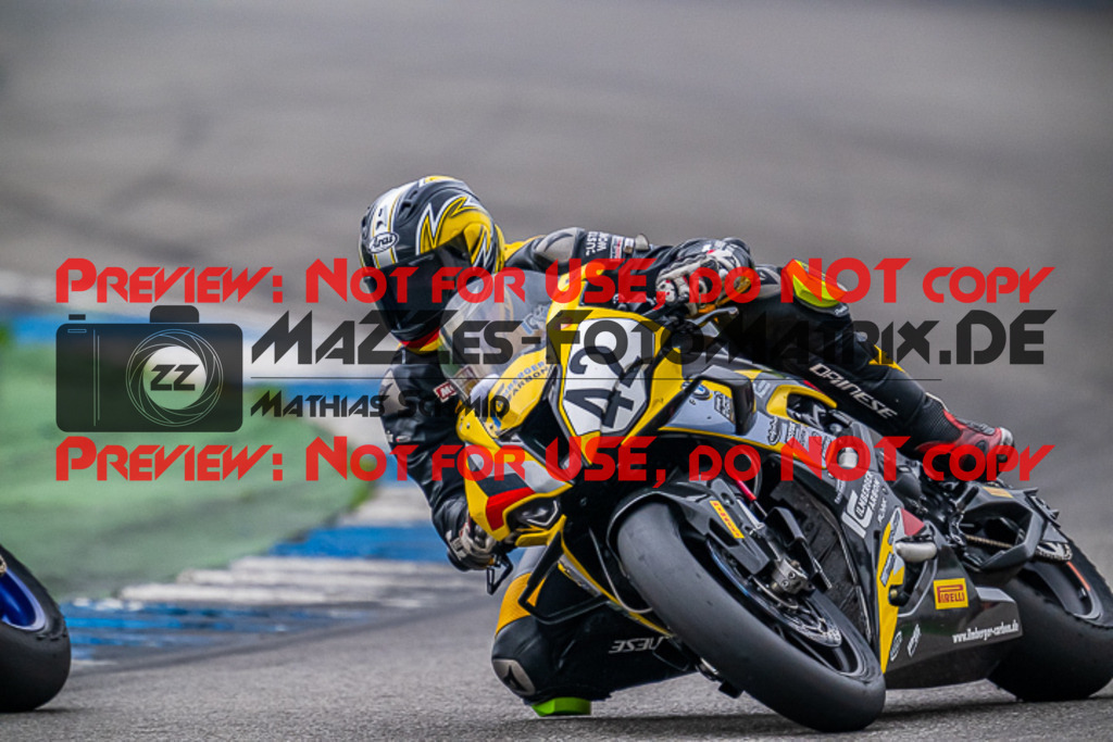 MaZZes_FotoMatrix_220925_0384 | PRO SUPERSTOCK